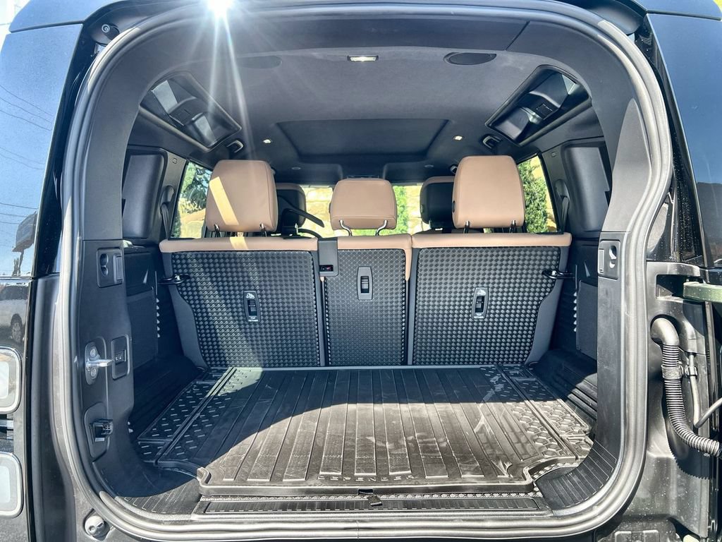 New 2026 Land Rover Defender 110 X-Dynamic SE AWD/4WD image 18