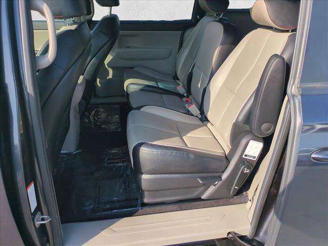 Used 2019 Kia Sedona EX FWD image 18