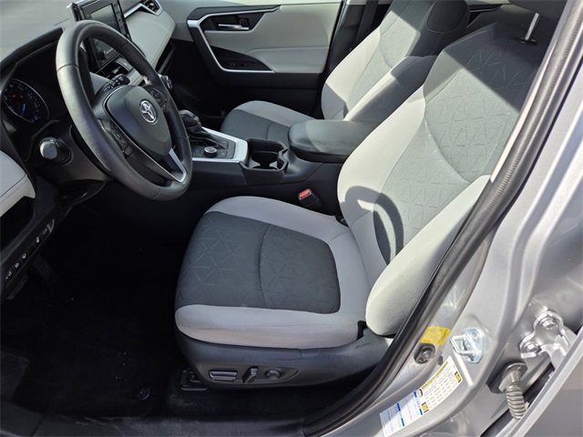 Used 2021 Toyota RAV4 XLE w/ Convenience Package image 10