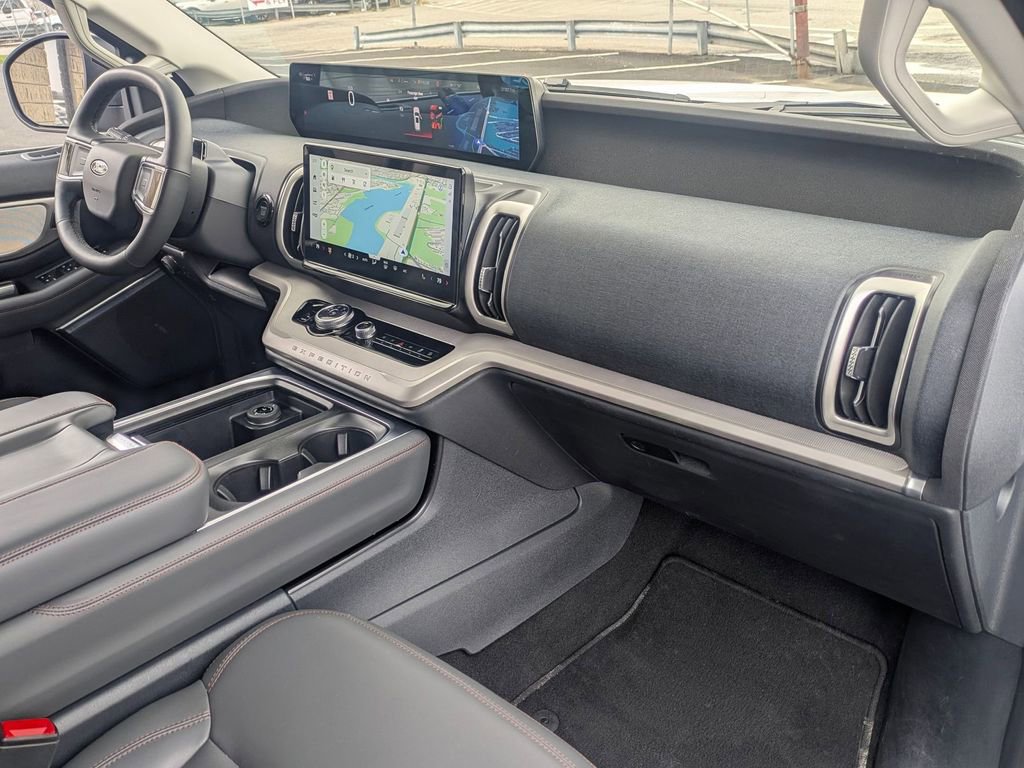 Used 2025 Ford Expedition Active image 49