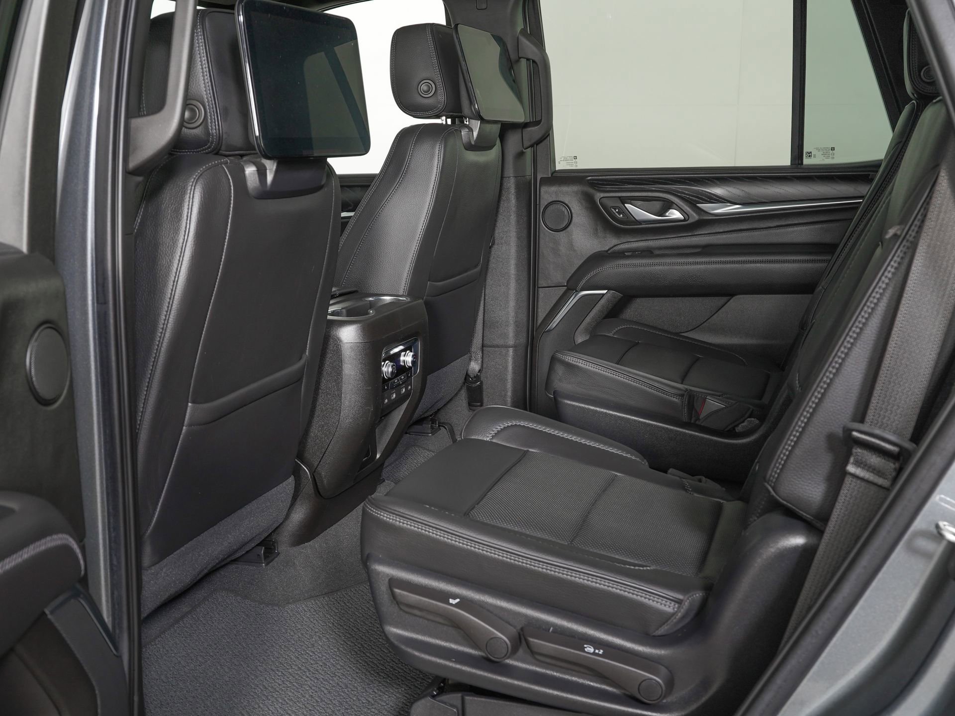 Used 2021 GMC Yukon Denali w/ LPO, Illumination Package image 16