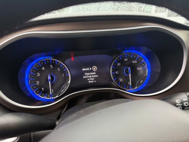 Used 2017 Chrysler Pacifica Touring-L Plus w/ Advanced Safetytec Group FWD image 7