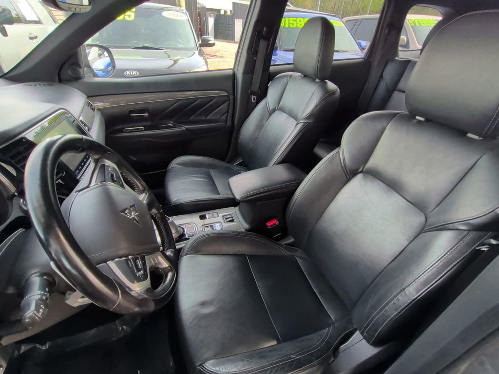 Used 2022 Mitsubishi Outlander SEL image 14