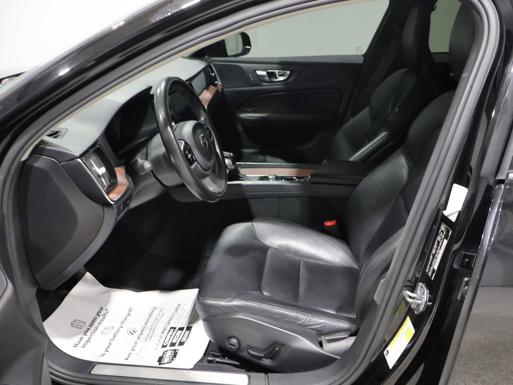 Used 2021 Volvo S60 T6 Momentum AWD/4WD image 10