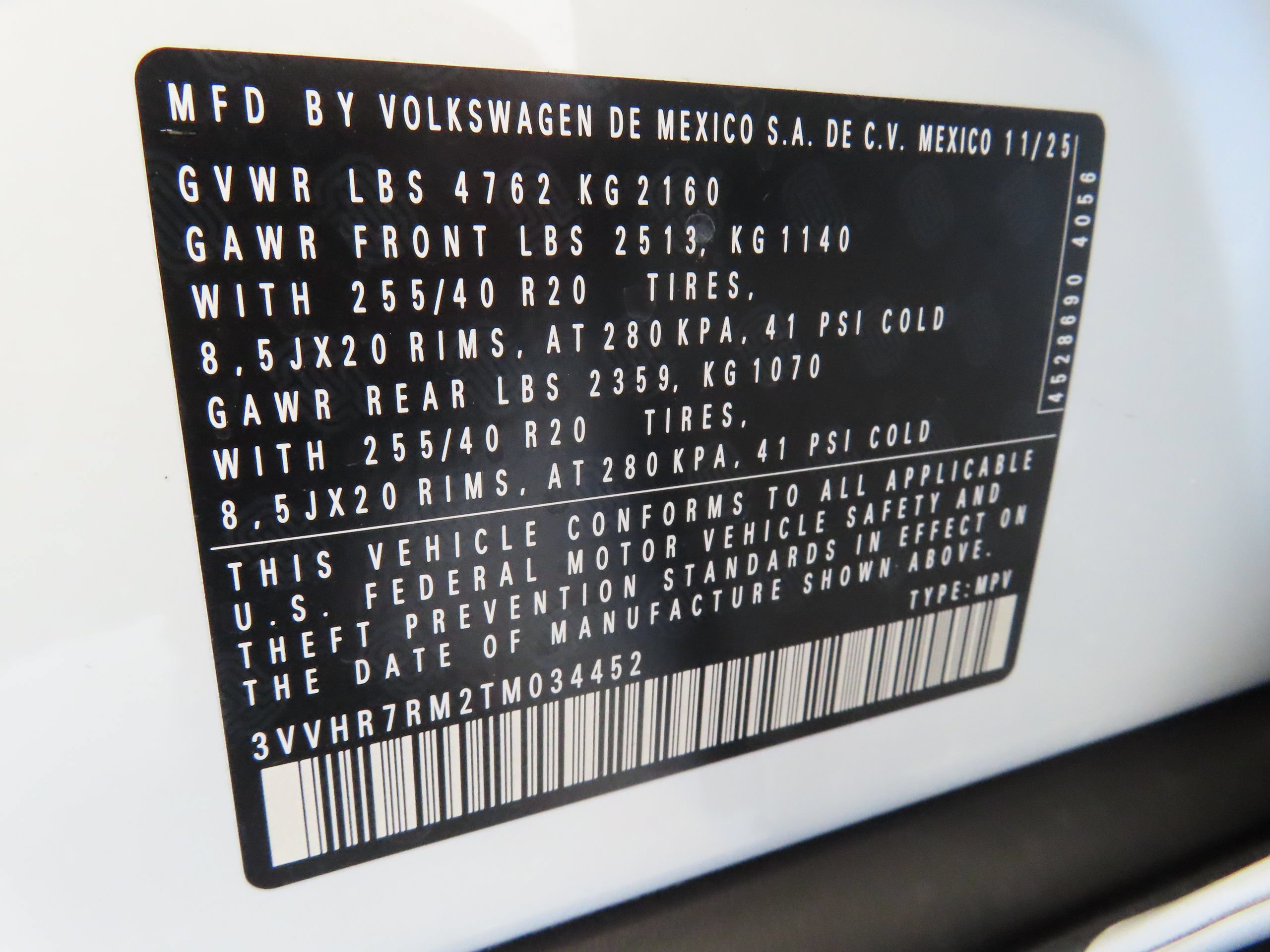 New 2026 Volkswagen Tiguan SE R-Line FWD image 29