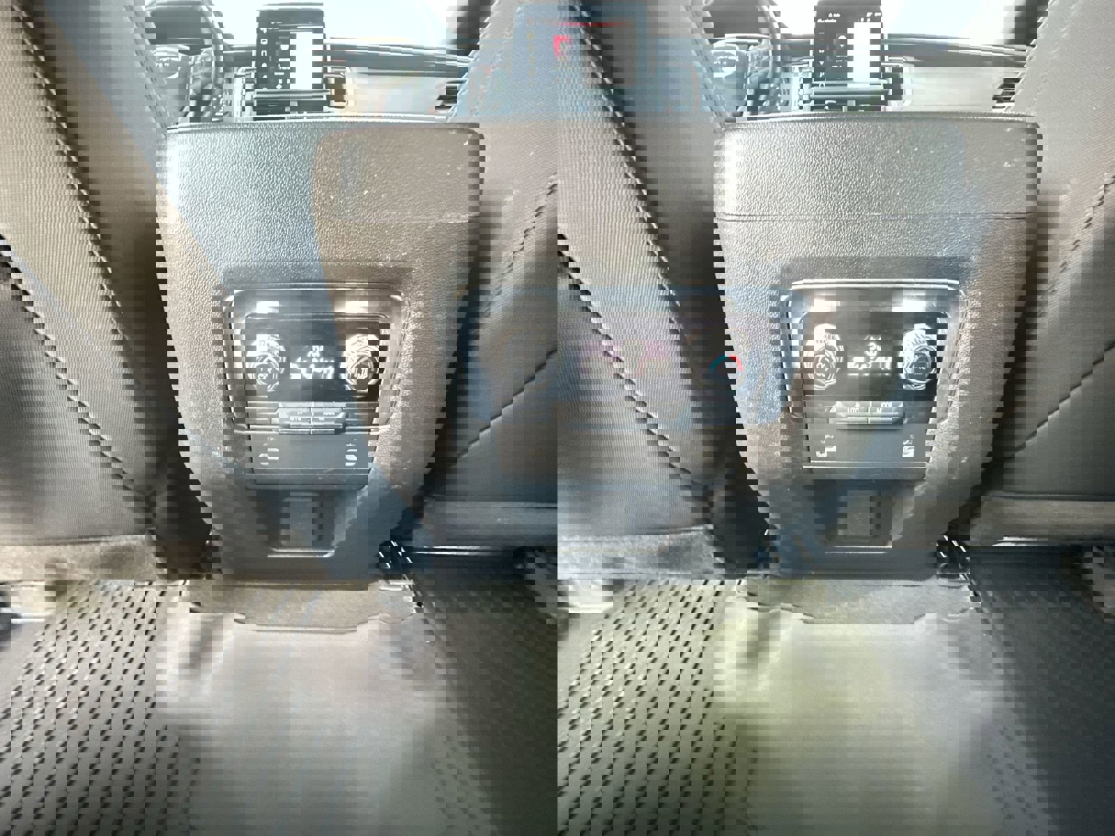 Used 2024 GMC Yukon XL SLE w/ Gmc Pro Safety Plus Package image 21