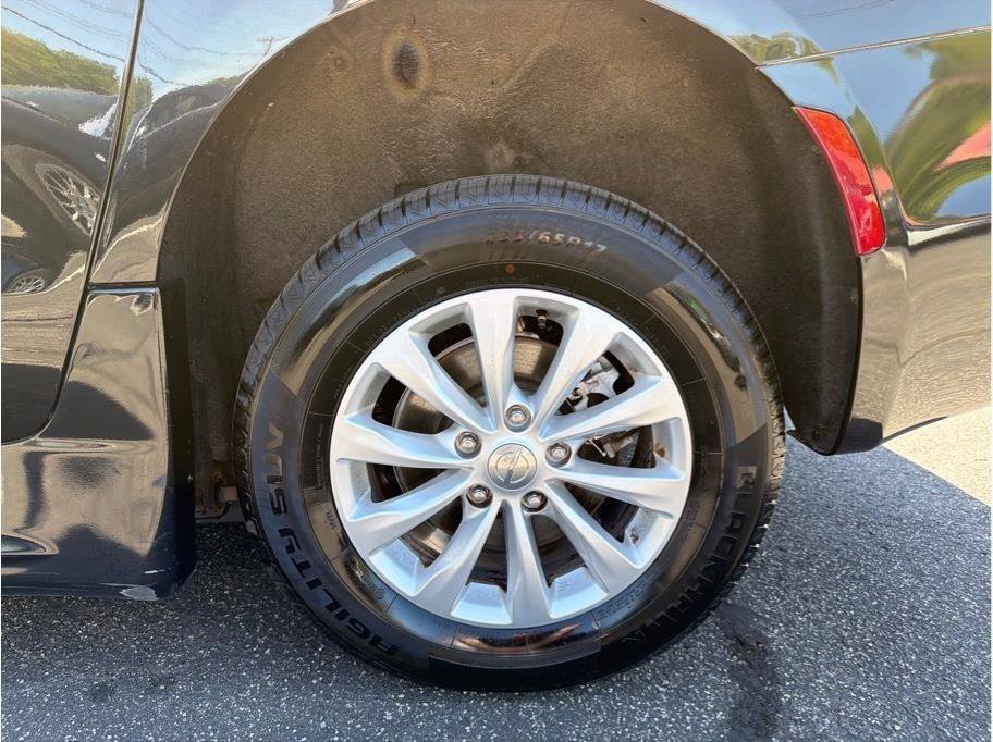 Used 2018 Chrysler Pacifica Touring-L Plus FWD image 24