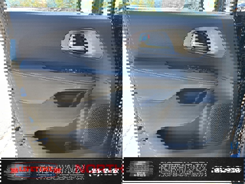 New 2026 Chrysler Voyager LX image 5