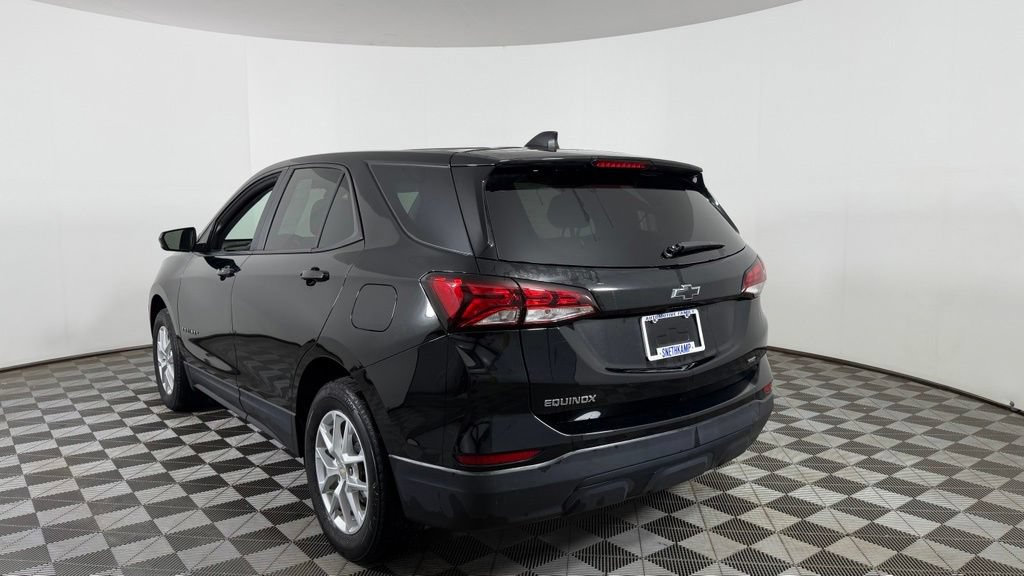 Used 2023 Chevrolet Equinox LS w/ LS Convenience Package AWD/4WD image 7