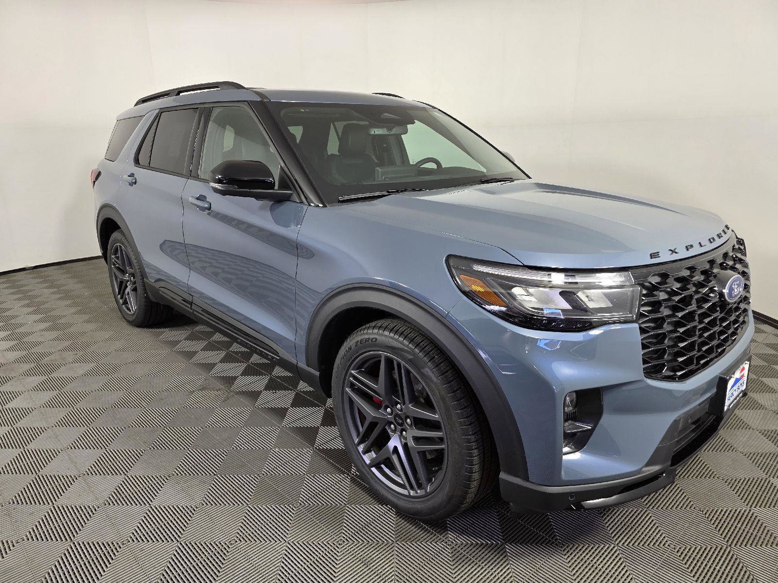 Used 2025 Ford Explorer ST w/ Sun And Sound Package AWD/4WD image 10