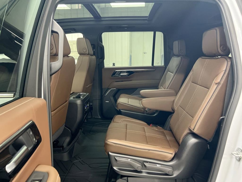New 2026 Chevrolet Suburban High Country image 24