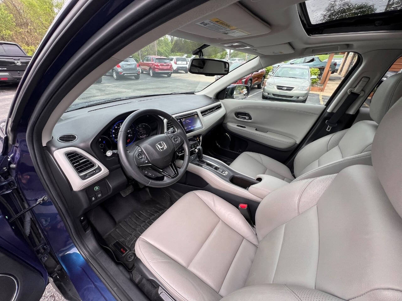 Used 2017 Honda HR-V EX-L image 8