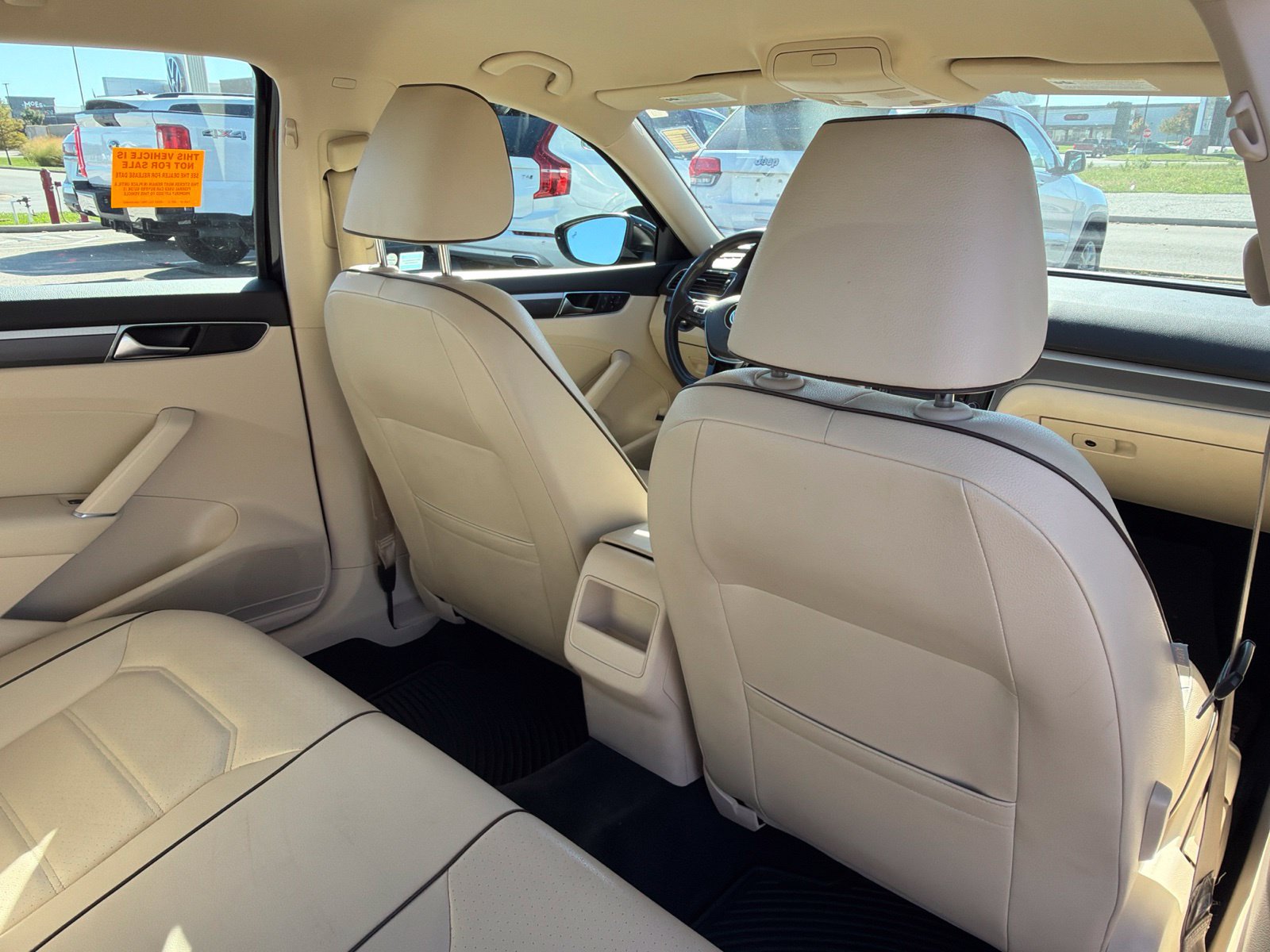 Used 2018 Volkswagen Passat 2.0T R-Line FWD image 31