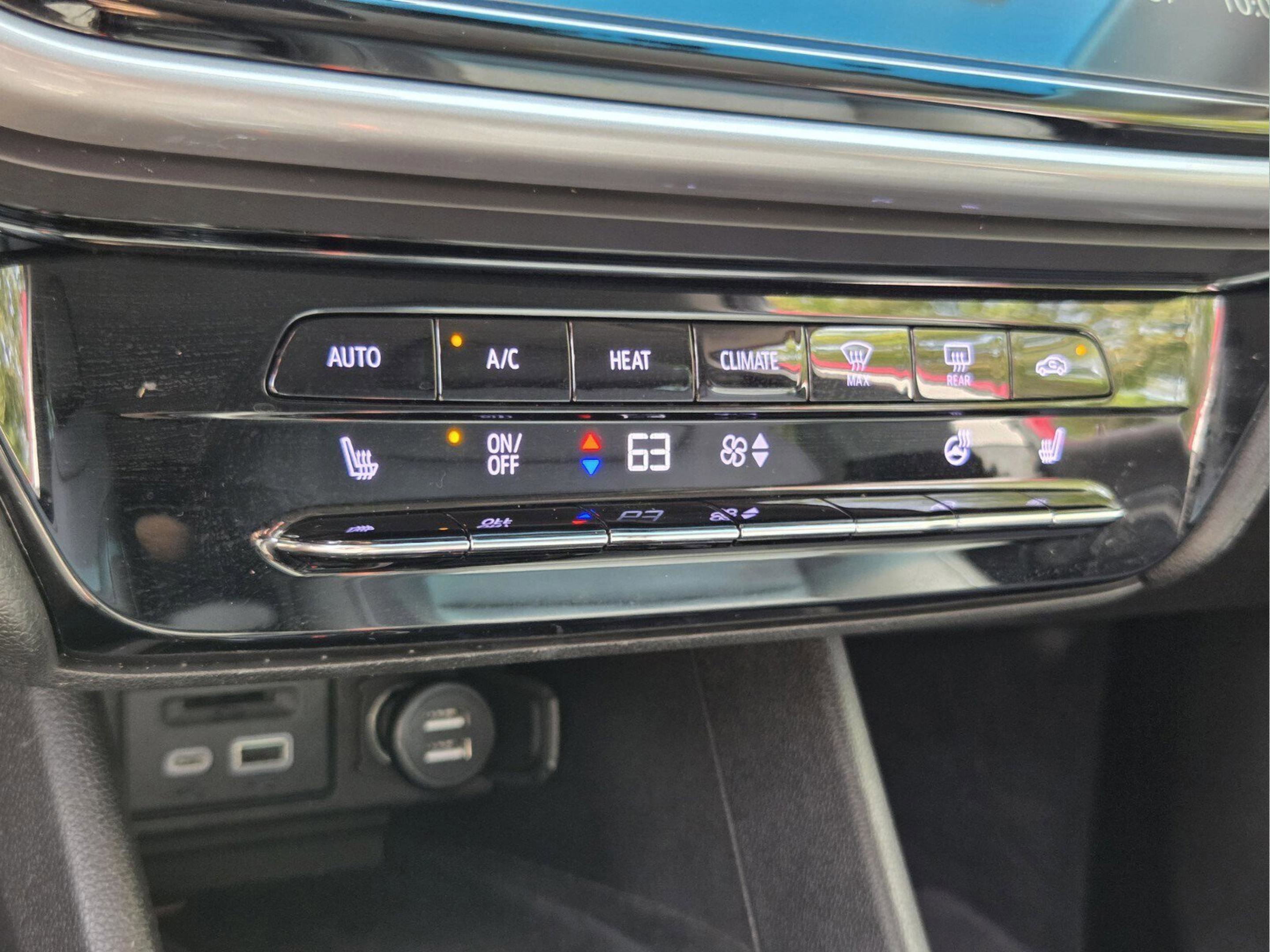 Certified 2023 Chevrolet Bolt LT w/ Infotainment Package FWD image 21