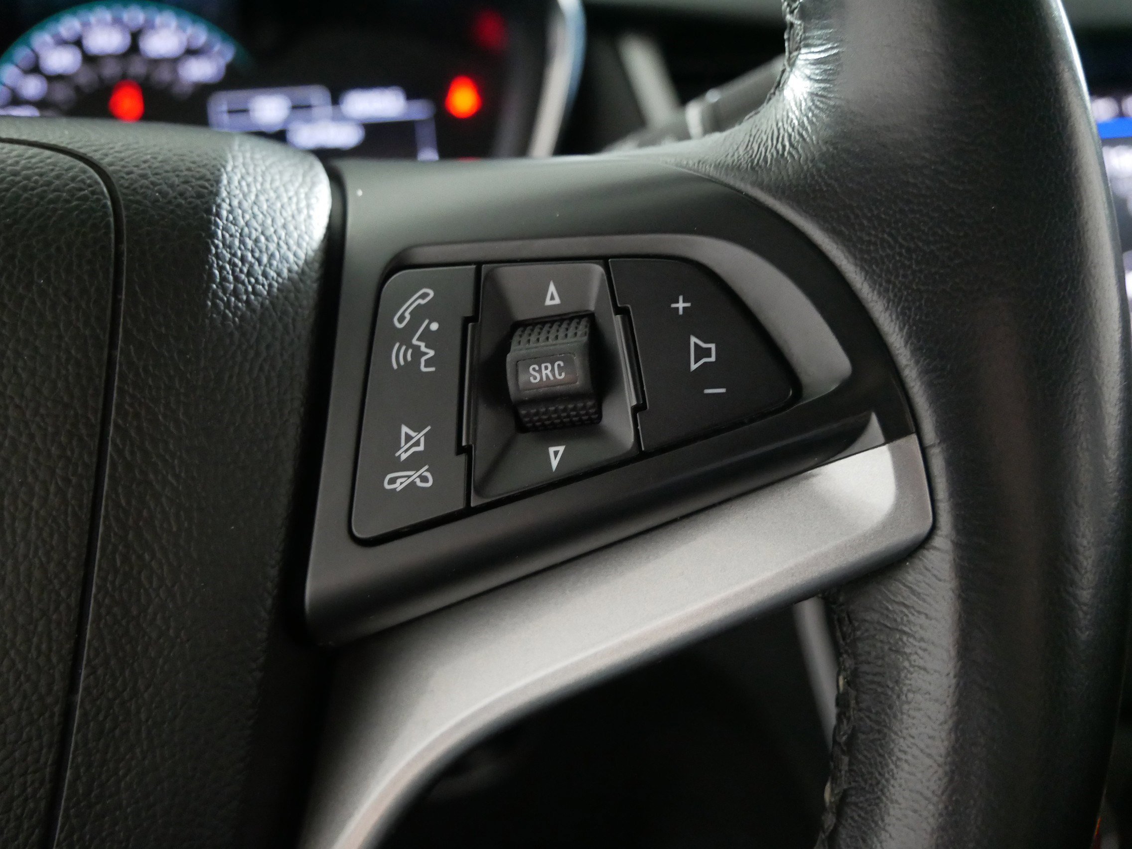 Used 2022 Chevrolet Trax LT w/ Sport Edition image 28