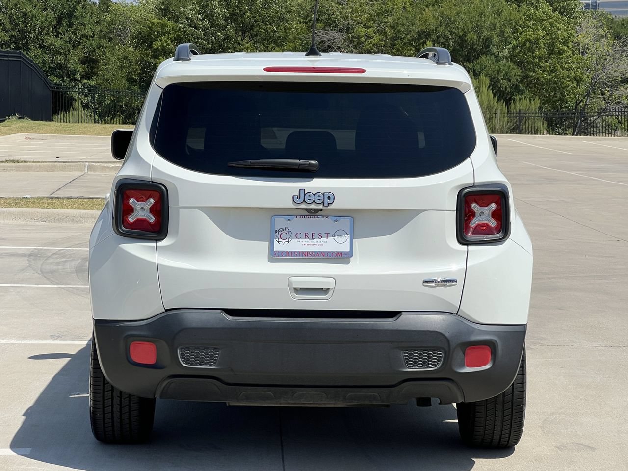 Used 2018 Jeep Renegade Latitude FWD image 5
