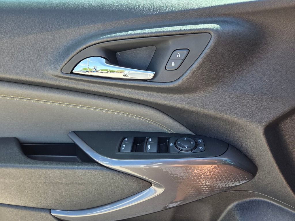 Certified 2024 Chevrolet Trax ACTIV w/ Sunroof Package image 23
