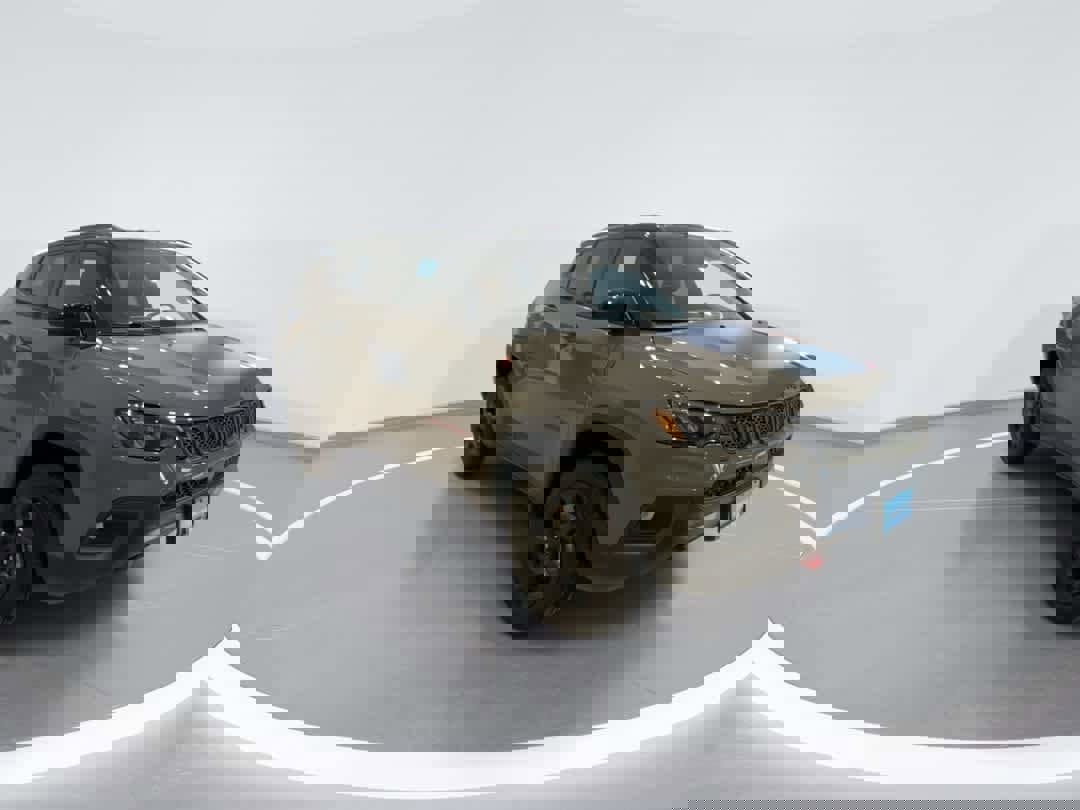 Used 2023 Jeep Compass Trailhawk image 2