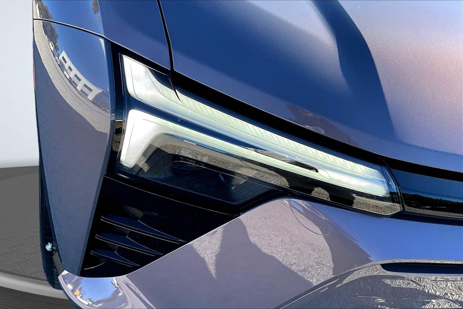 Used 2024 Chevrolet Blazer EV LT AWD/4WD image 28