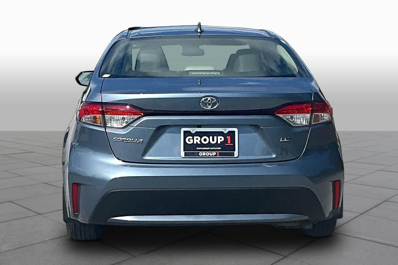 Used 2021 Toyota Corolla LE w/ Carpet Mat Package (TMS) FWD image 5