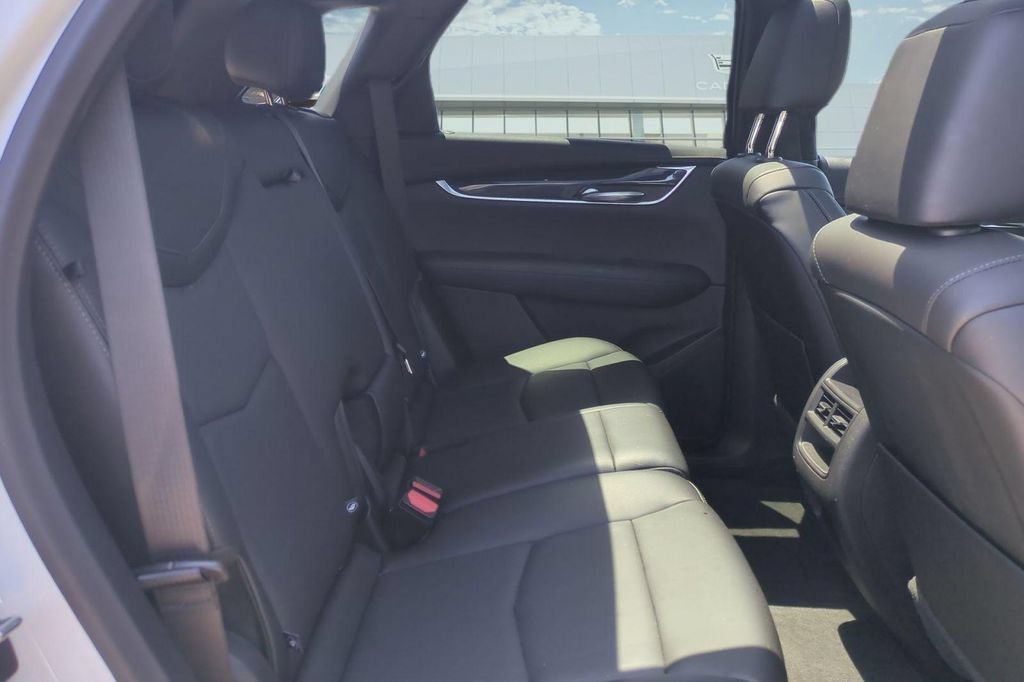 Used 2022 Cadillac XT5 Premium Luxury AWD/4WD image 17