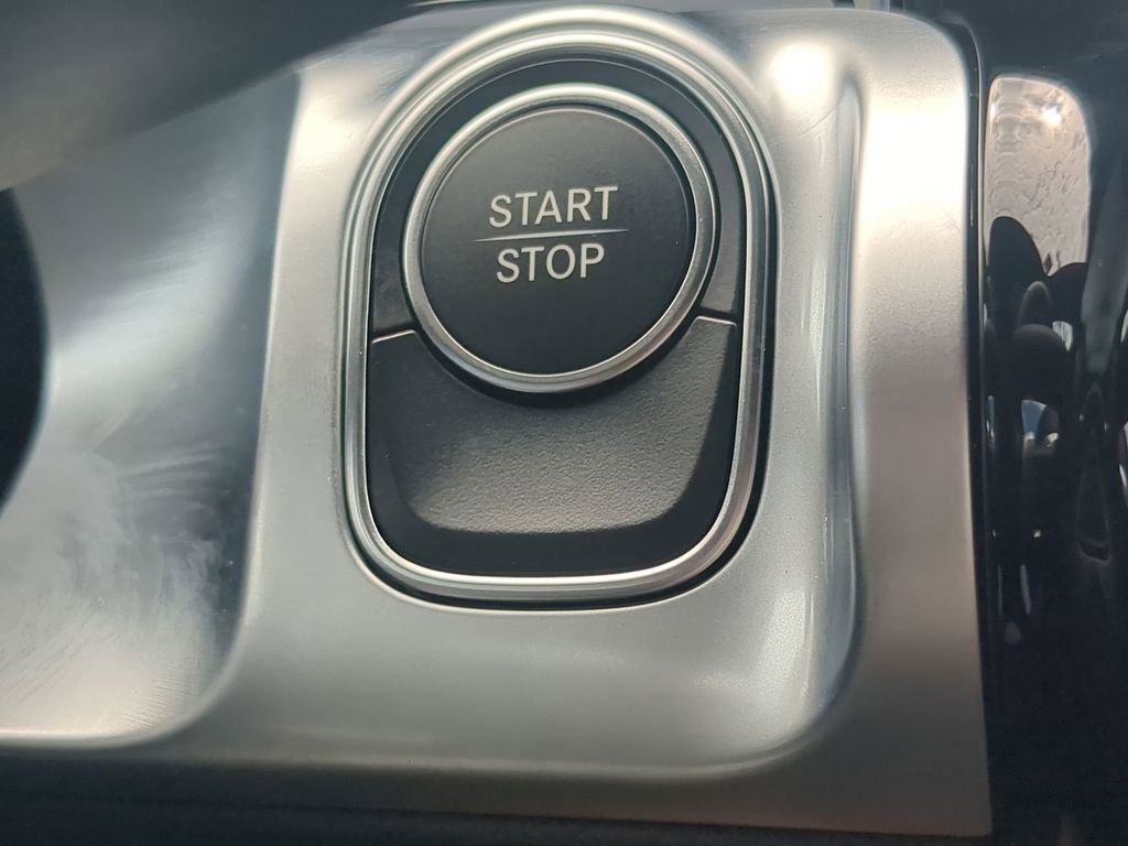 Used 2024 Mercedes-Benz EQB 300 4MATIC image 15