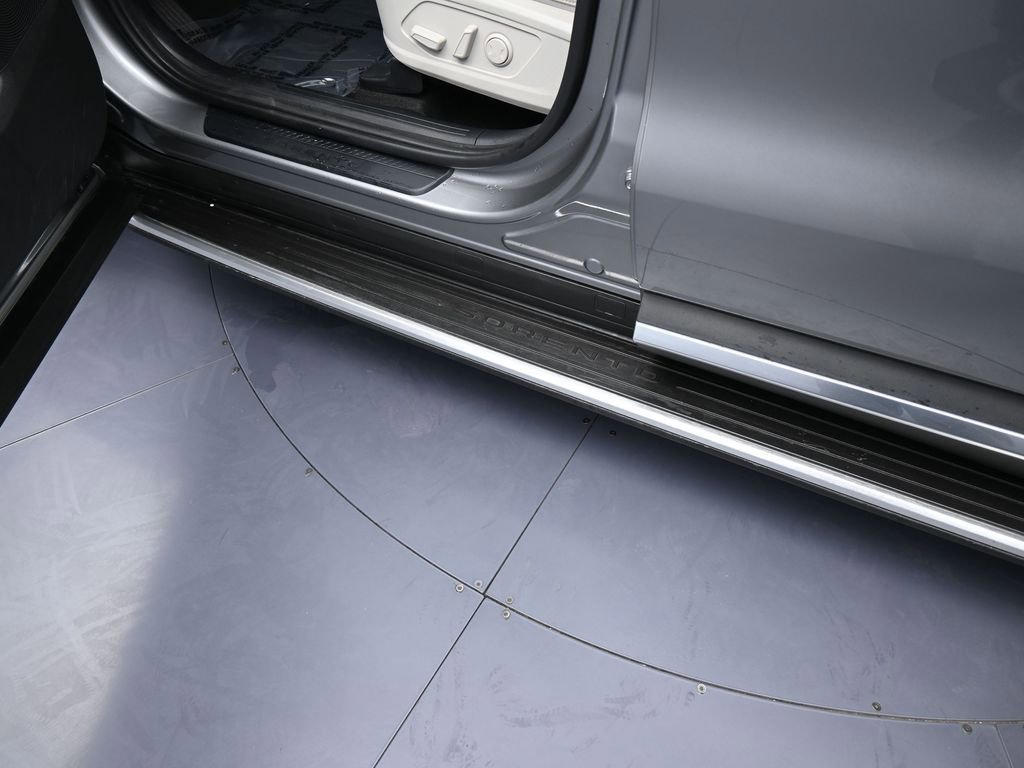 Used 2022 Kia Sorento EX w/ Panoramic Sunroof Package image 37