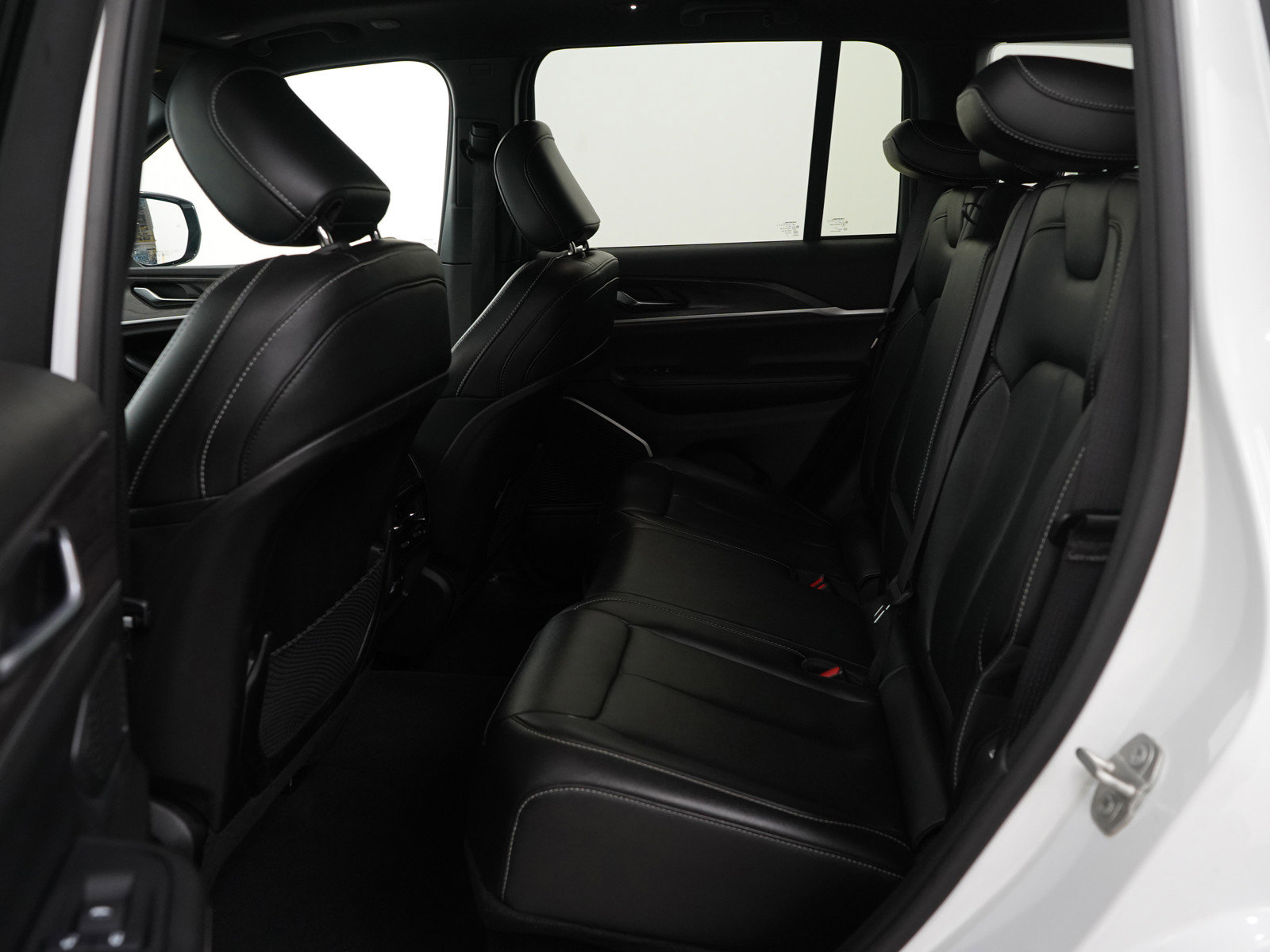 Used 2024 Jeep Grand Cherokee Limited 4xe image 15