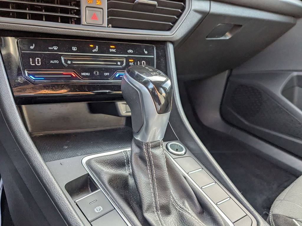 Used 2025 Volkswagen Jetta Sport image 18