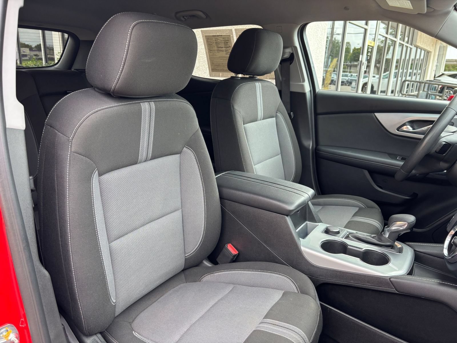 Used 2025 Chevrolet Blazer LT FWD image 37