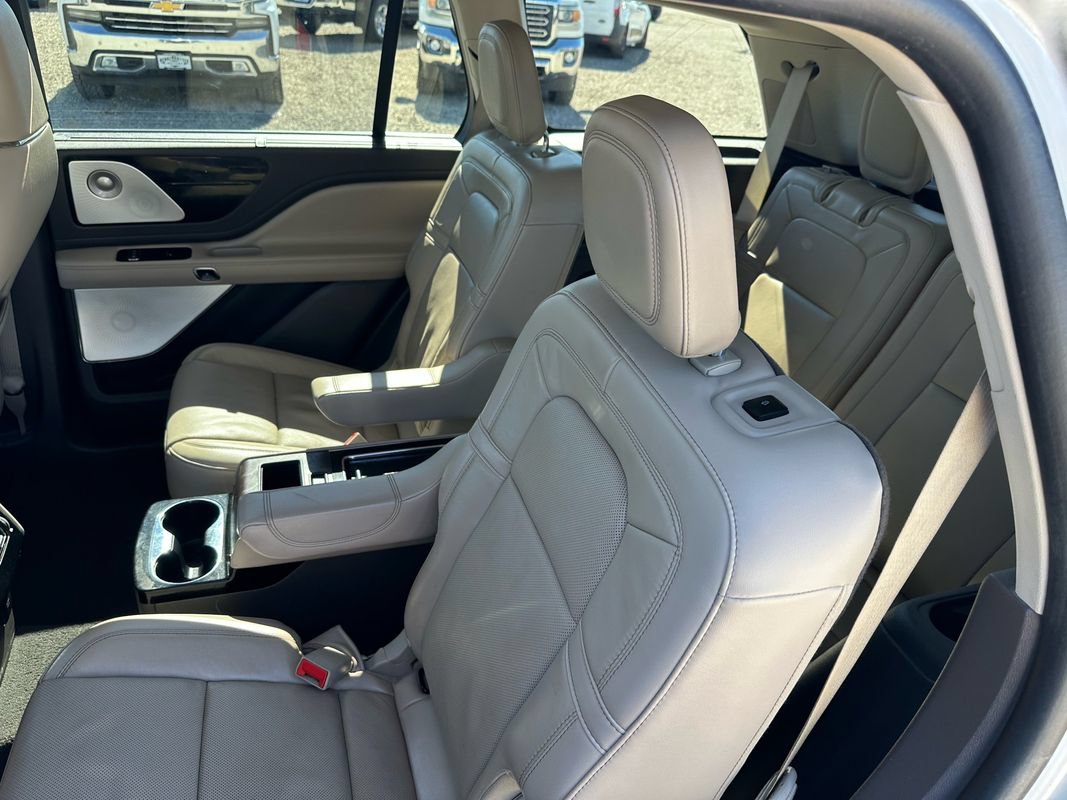 Used 2022 Lincoln Aviator Reserve w/ Equipment Group 201A AWD/4WD image 27