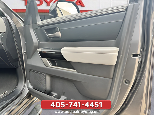 Used 2025 Toyota Tundra Limited AWD/4WD image 36