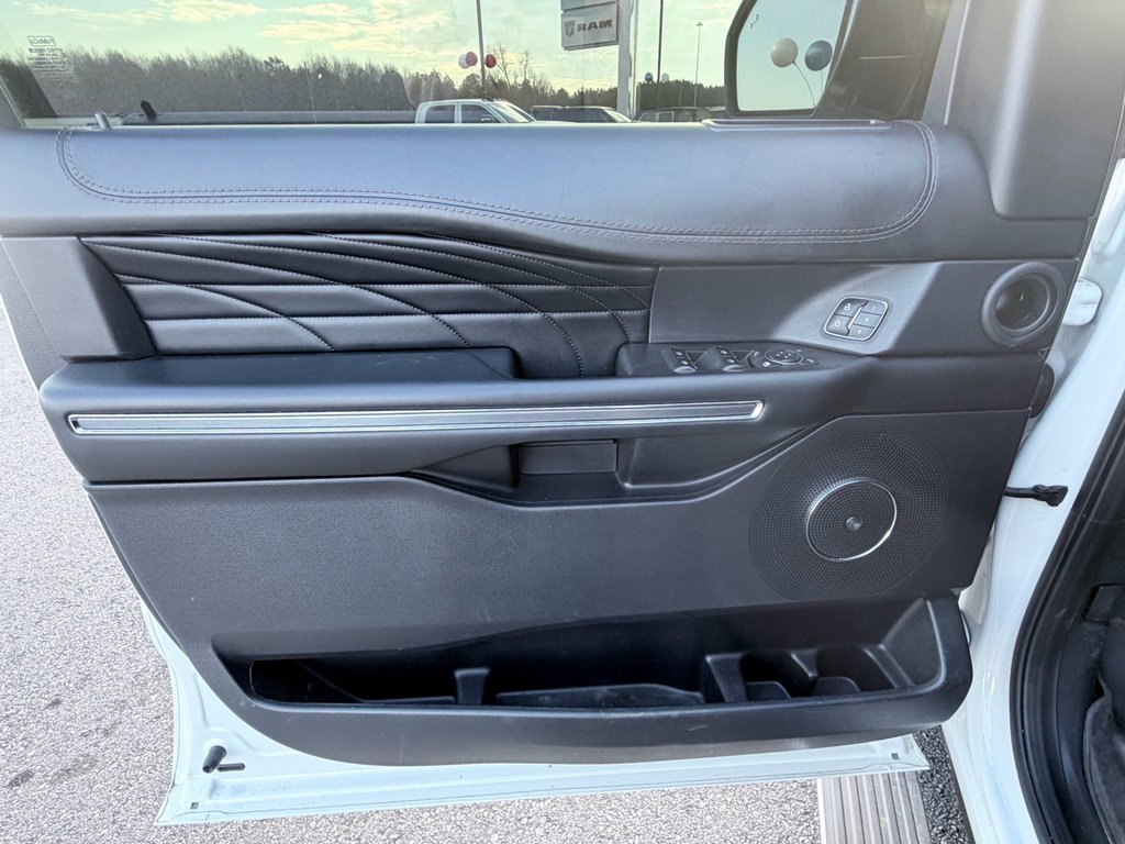 Used 2021 Ford Expedition Platinum image 27