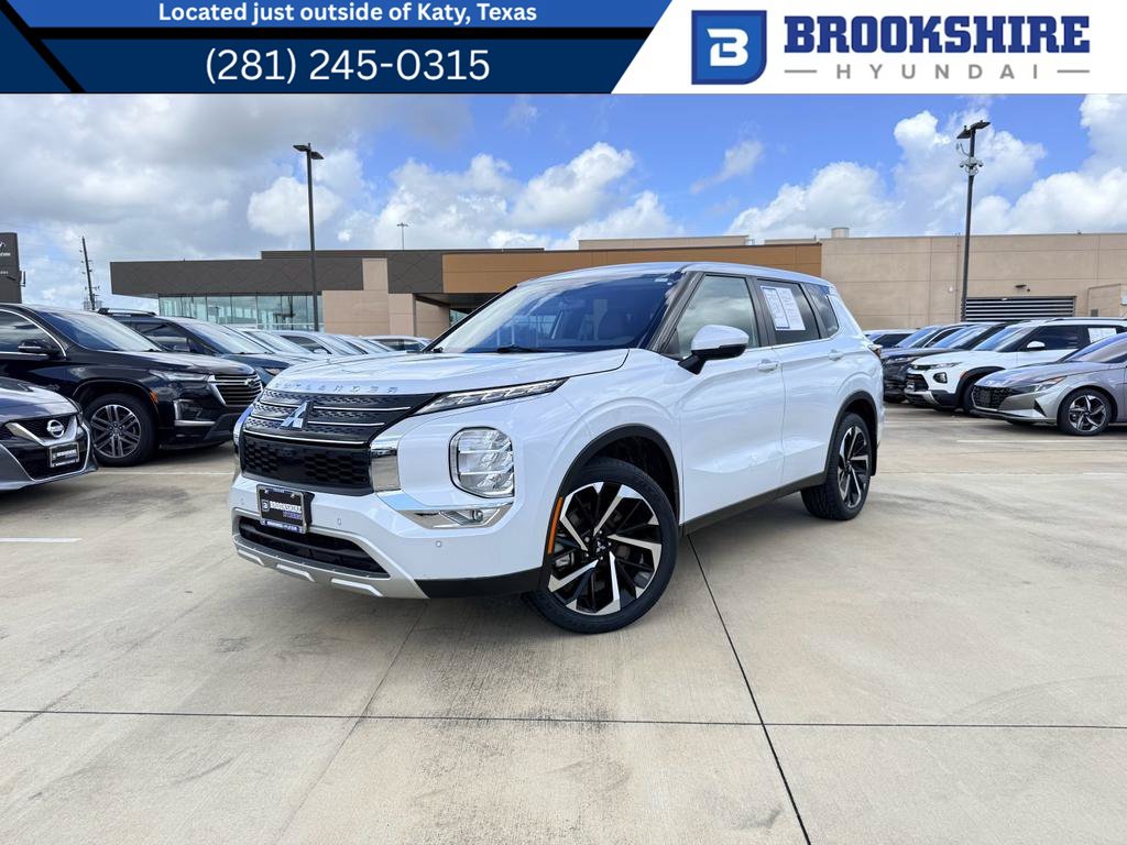 Used 2023 Mitsubishi Outlander SE FWD image 1