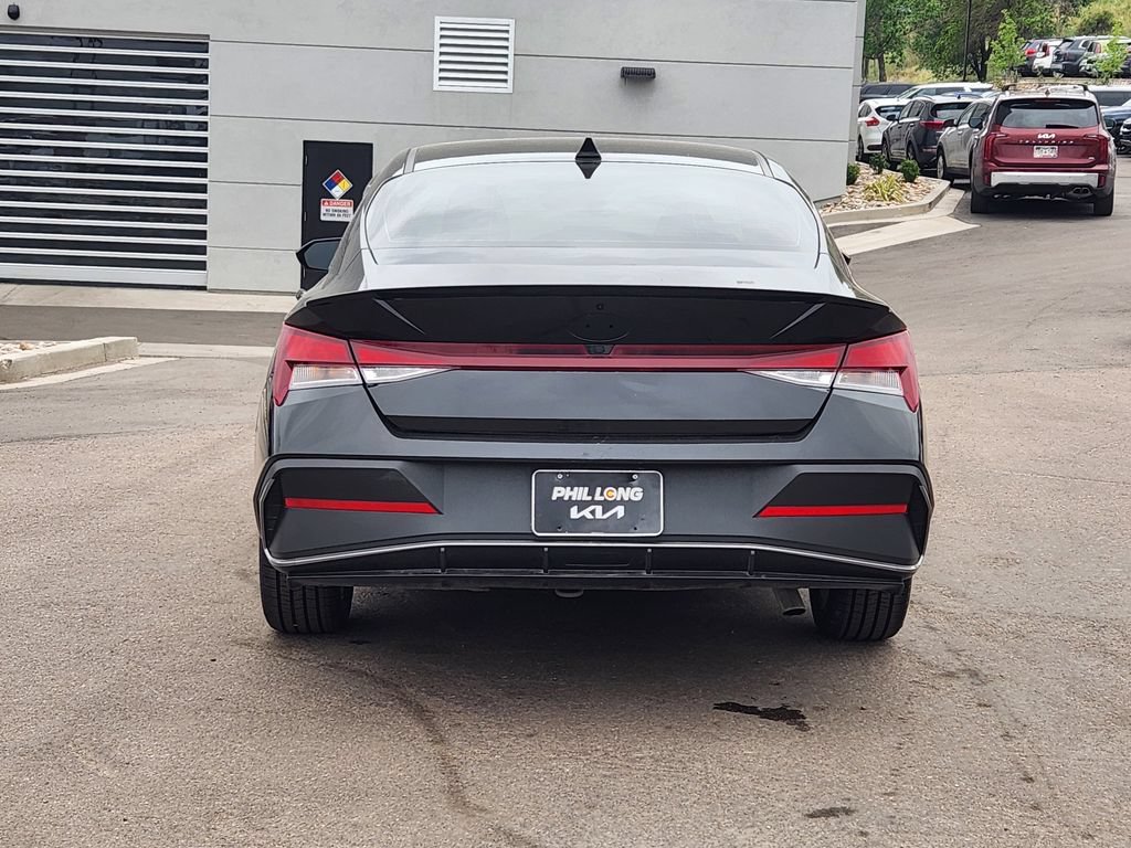Used 2025 Hyundai Elantra Sport FWD image 3