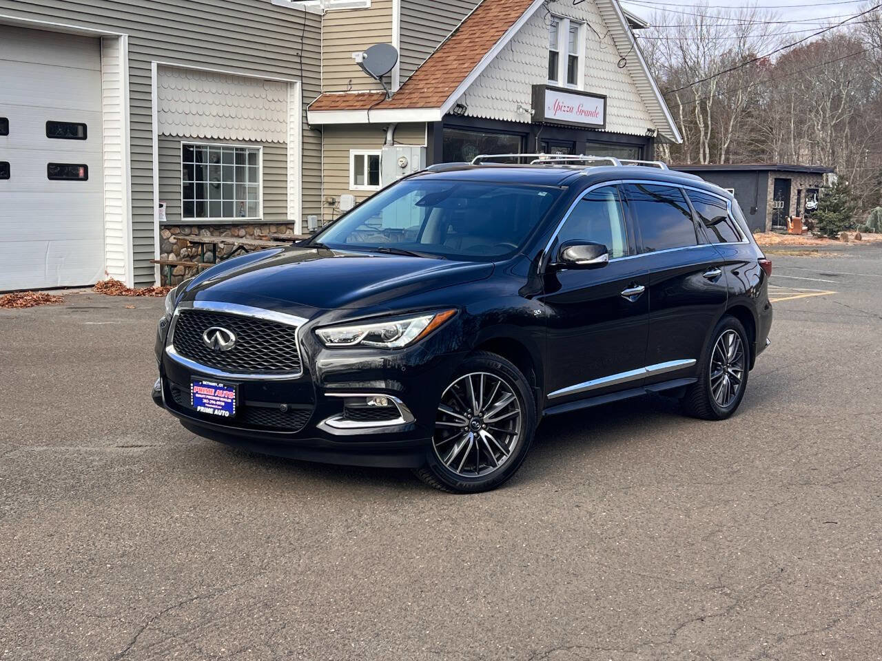 Used 2017 INFINITI QX60 Luxe w/ Deluxe Technology Package