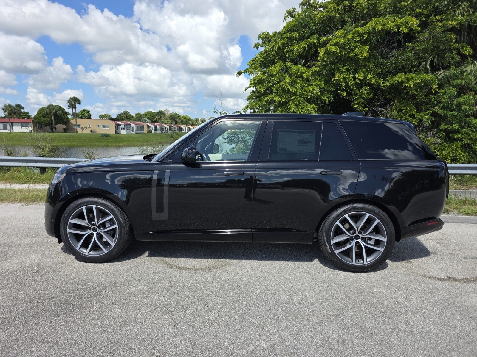 New 2026 Land Rover Range Rover SE AWD/4WD image 7
