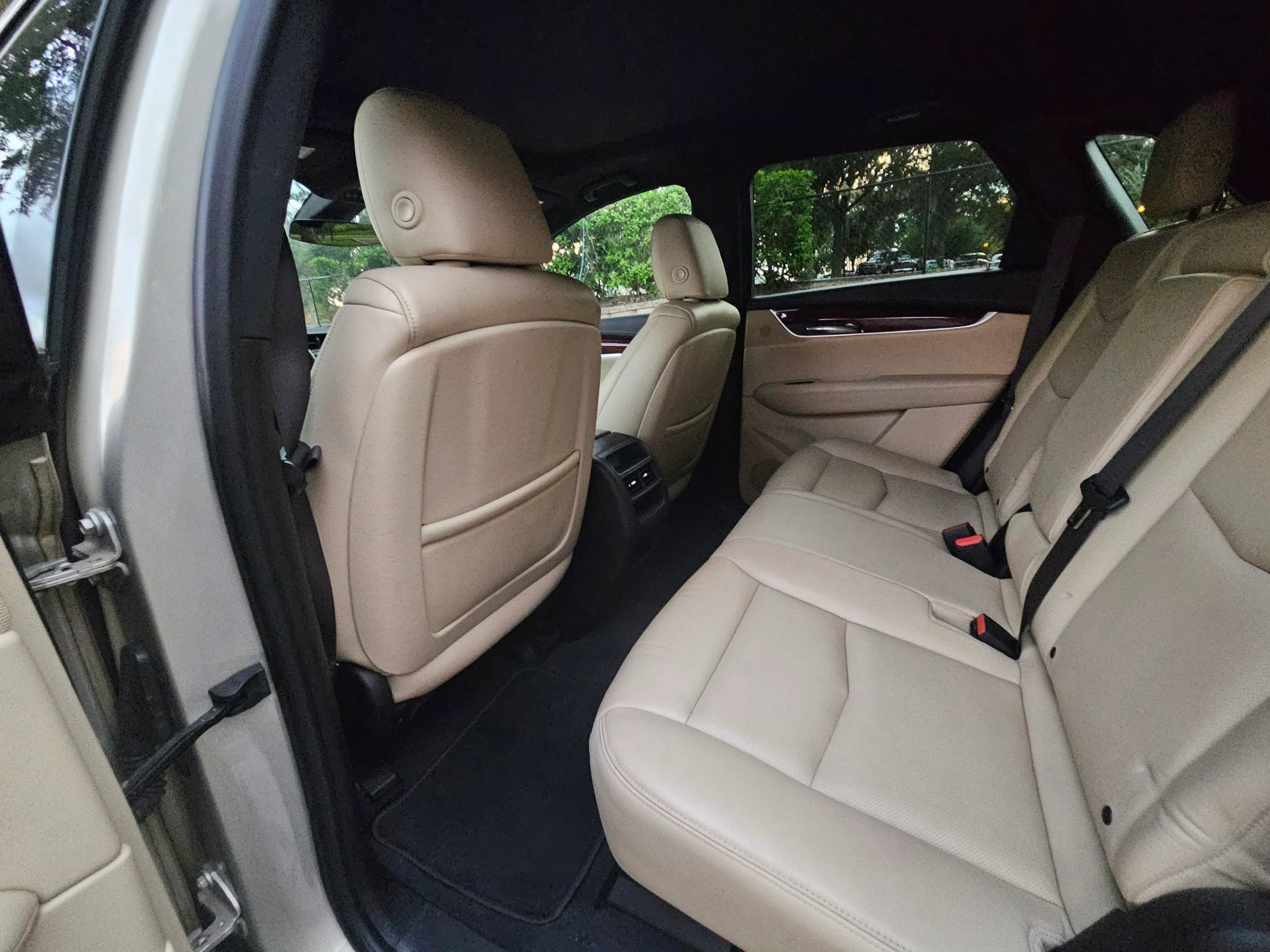 Used 2017 Cadillac XT5 Luxury w/ Driver Awareness Package image 17