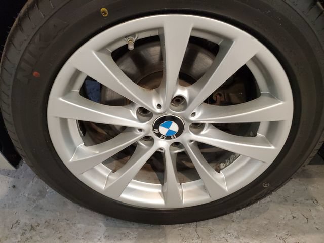 Used 2018 BMW 320i xDrive Sedan AWD/4WD image 28