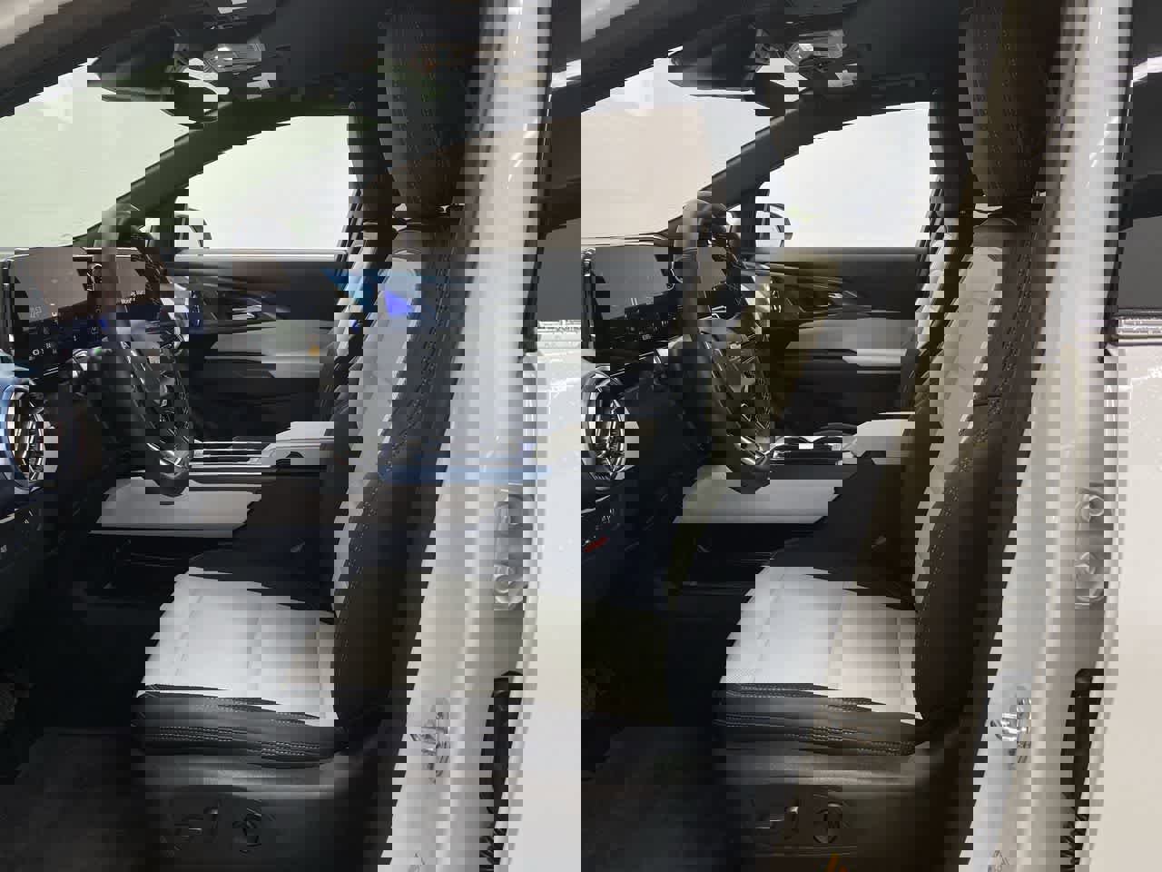 Used 2025 Chevrolet Equinox EV LT w/ Convenience Package image 13