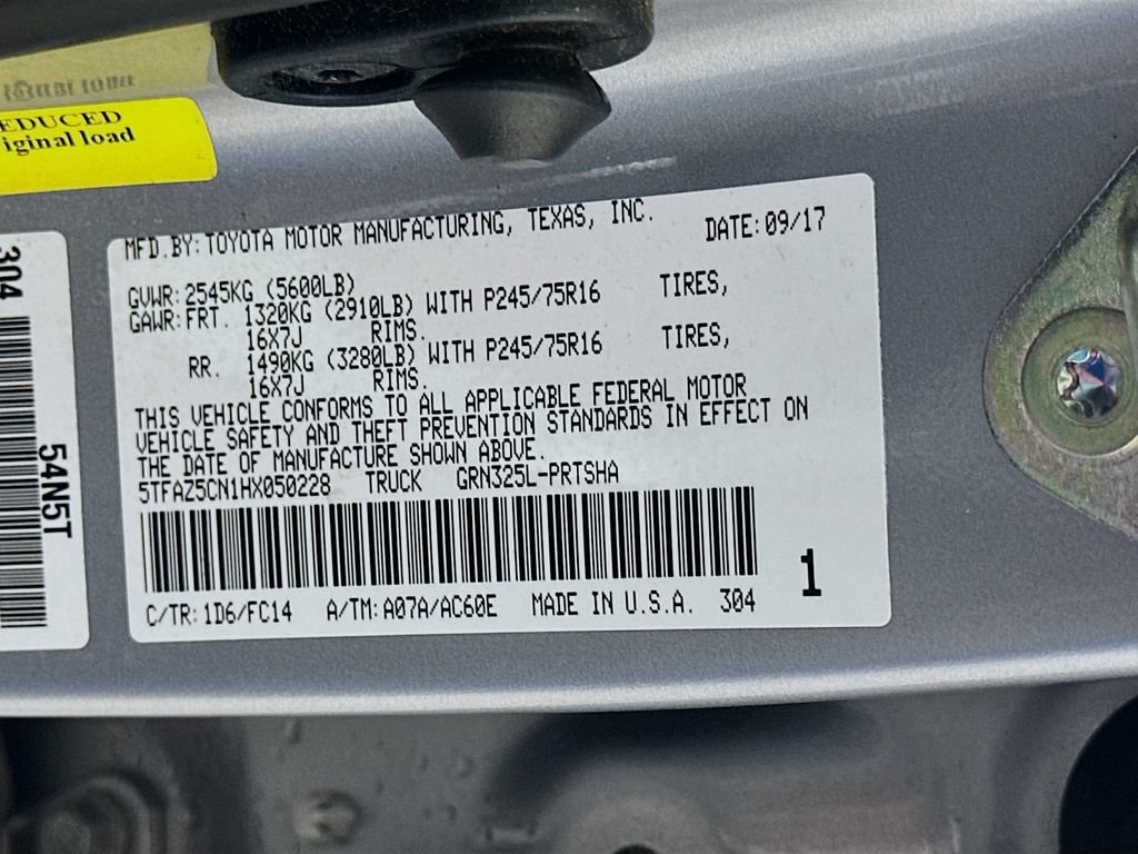 Used 2017 Toyota Tacoma SR5 w/ Tow Package RWD image 30