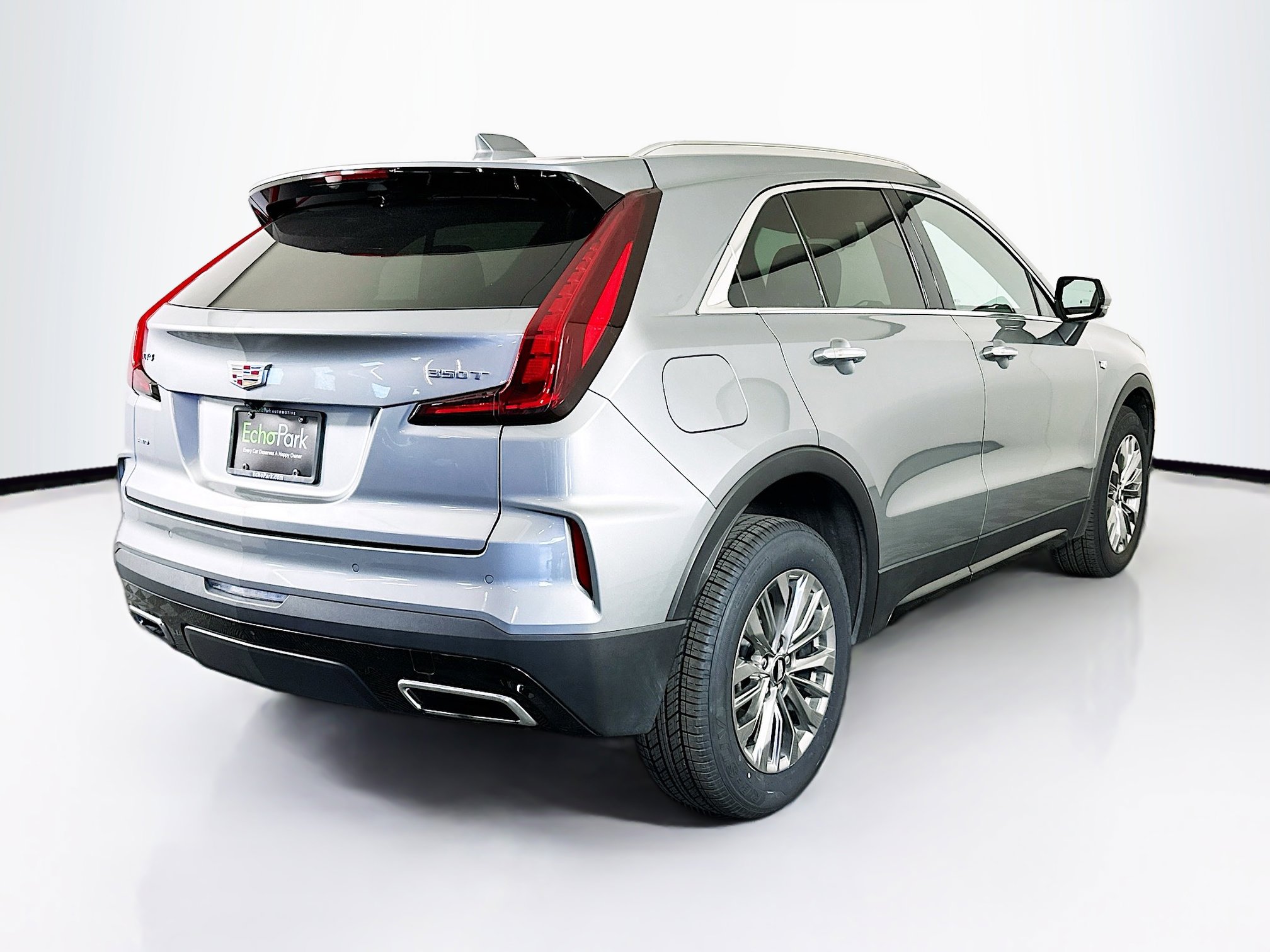 Used 2024 Cadillac XT4 Premium Luxury image 9