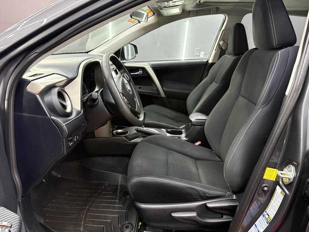 Used 2015 Toyota RAV4 XLE AWD/4WD image 8
