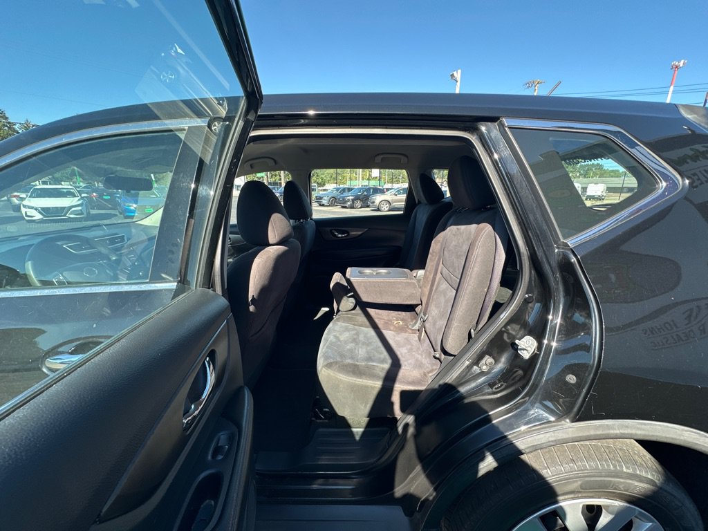 Used 2015 Nissan Rogue S AWD/4WD image 15