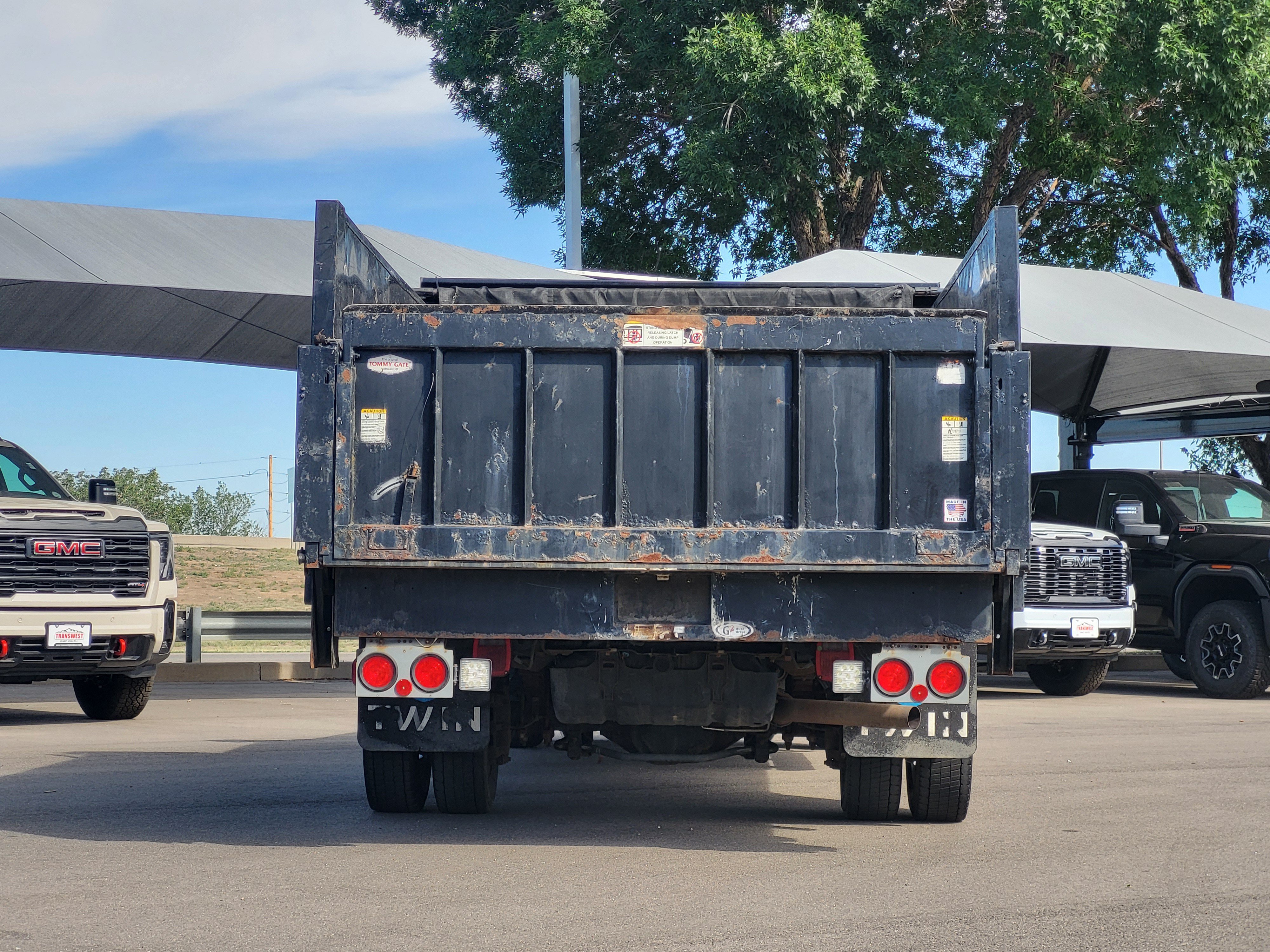 Used 2022 Ford F550 4x4 SuperCab Super Duty image 6
