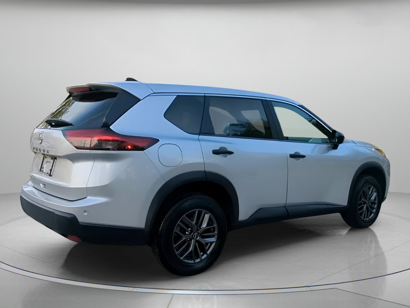 Used 2024 Nissan Rogue S FWD image 28