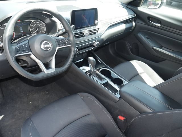 Used 2024 Nissan Altima 2.5 SV FWD image 13
