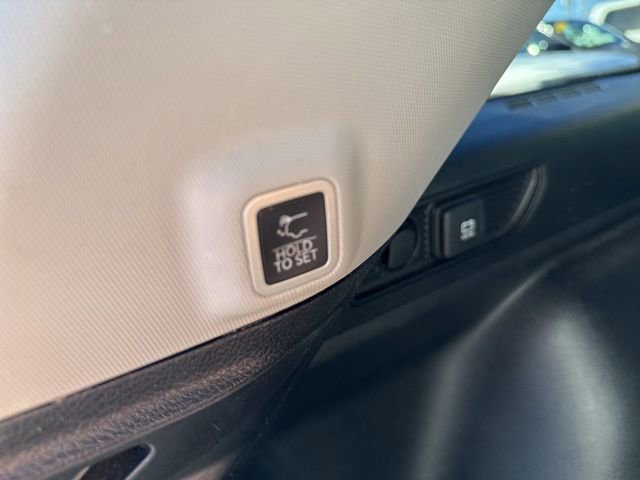Certified 2023 Jeep Grand Cherokee Limited AWD/4WD image 15
