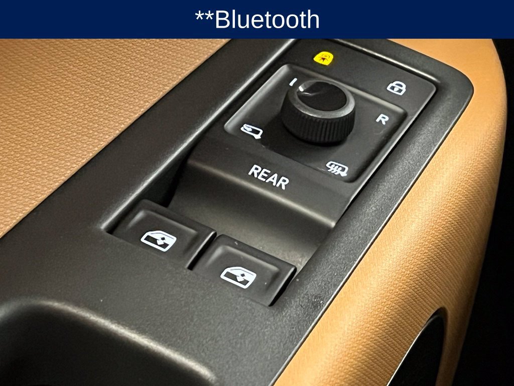 Used 2025 Volkswagen ID. Buzz Pro S RWD image 17