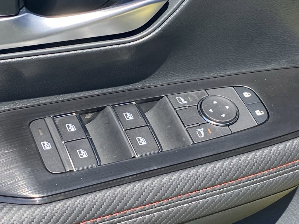 New 2025 Nissan Kicks SR image 15